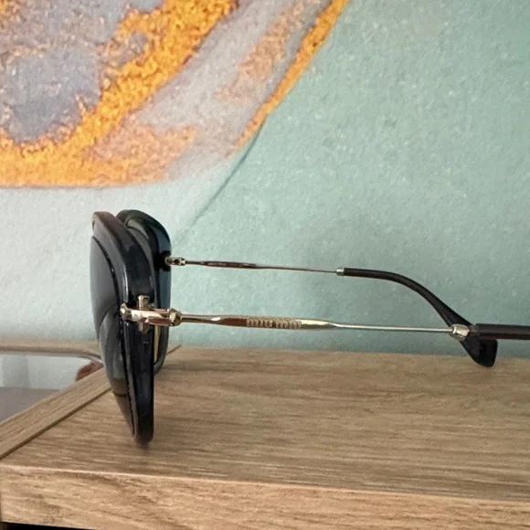 Miu Miu sunglasses - Picture 2 of 2